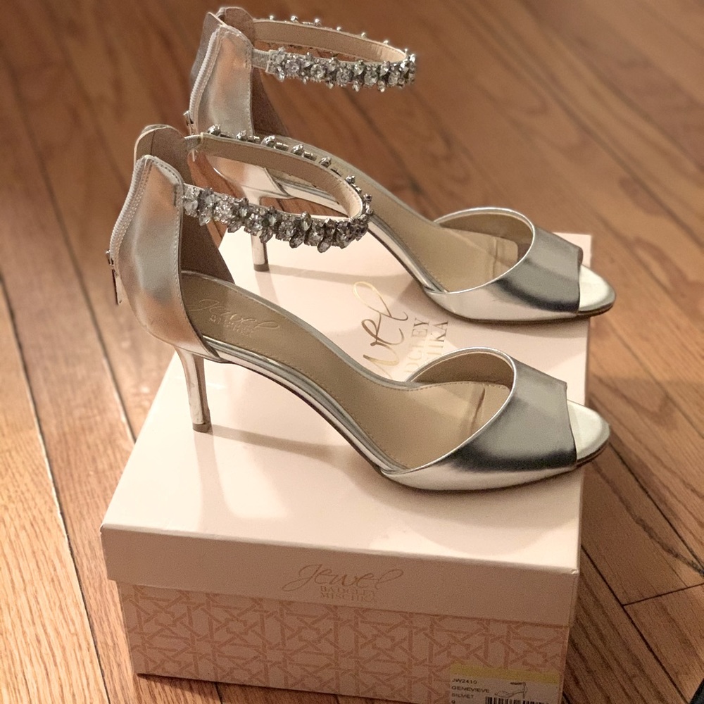 Jewel Badgley Mischka Genevieve Sandal 💎